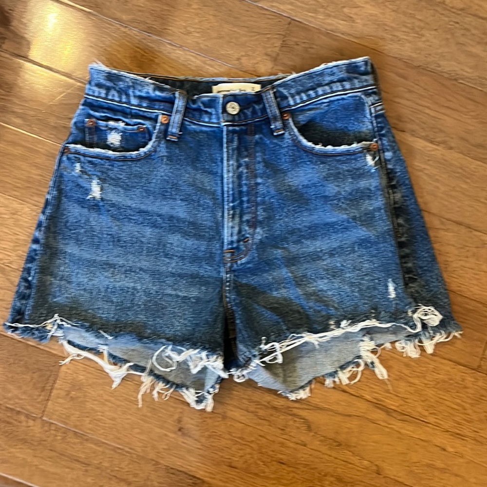 ABERCROMBIE Curve Love High Rise denim Shorts size 27/4